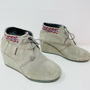 Toms Light Gray Suede Embroidered Wedge Shoes Size 7.5